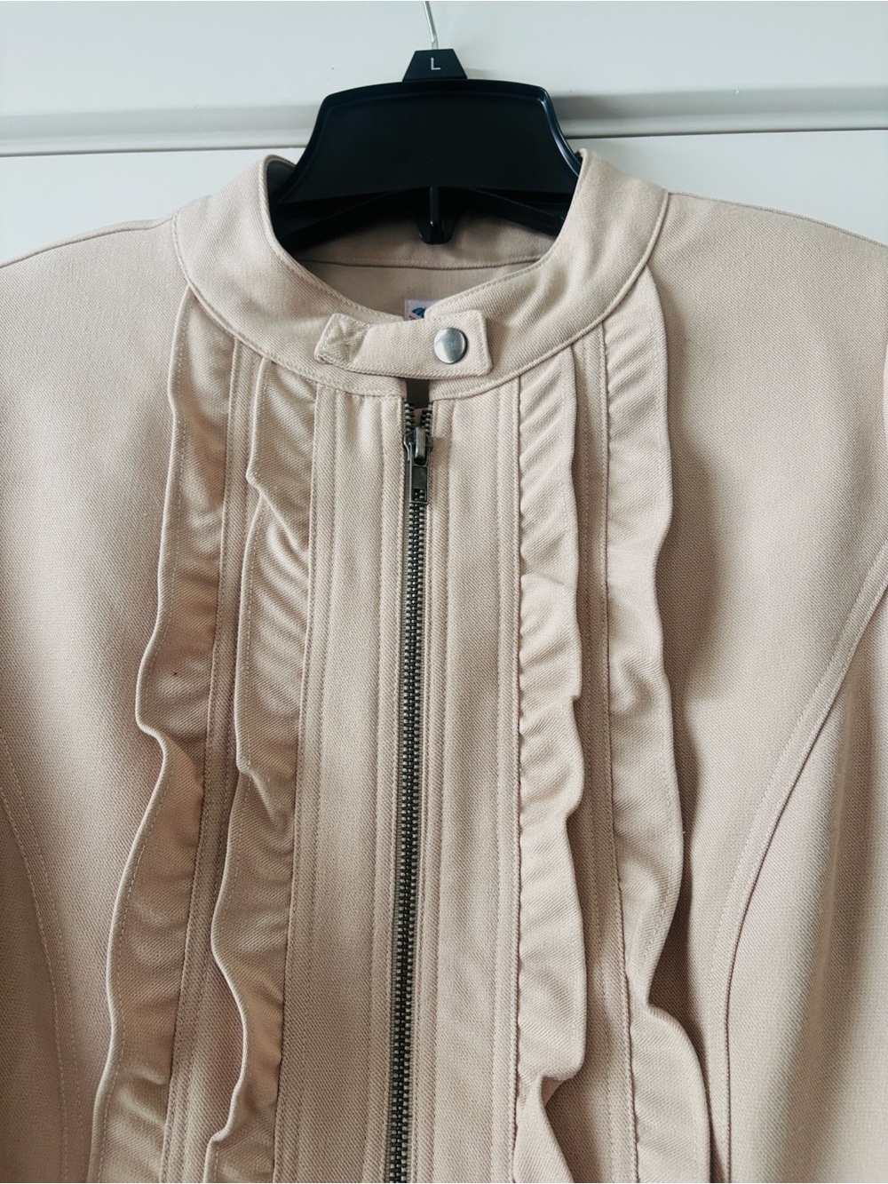 Barclay Beige Ruffled Zip-Front Jacket - Size 2 - Picture 3 of 11